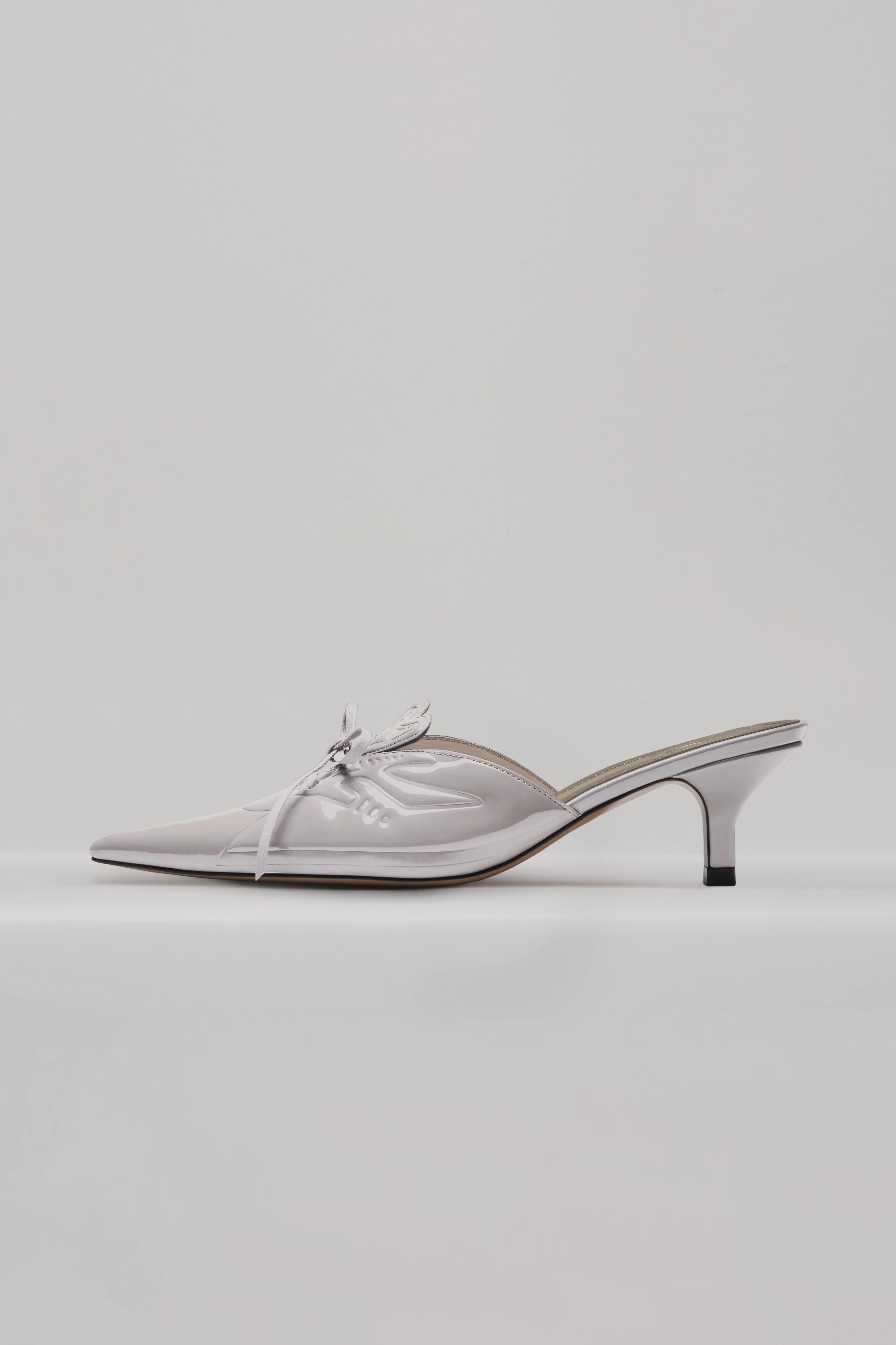 Half tone pumps white
