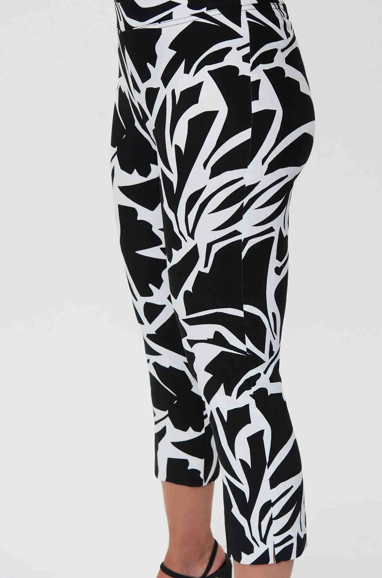 Joseph Ribkoff - Floral Crop Pull On Pant
